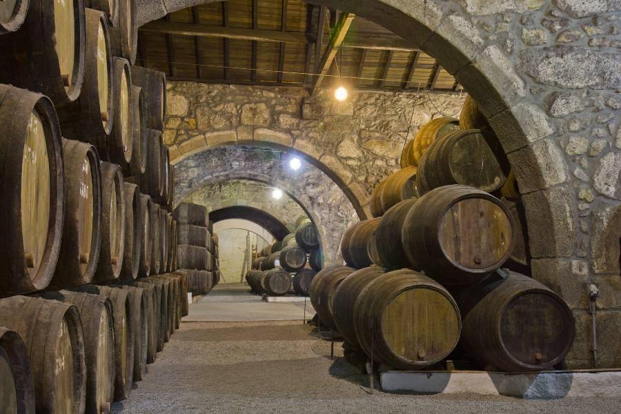 【夏風了．西葡雙國】巴塞隆納 、薩拉曼卡、波特酒莊、佩納宮、遊船12日