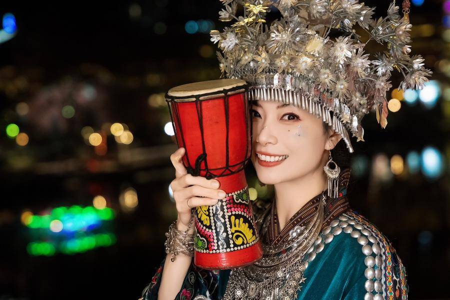 超值張家界~五星喜來登、圍爐煮茶+啤酒燒烤、苗服體驗街拍八日