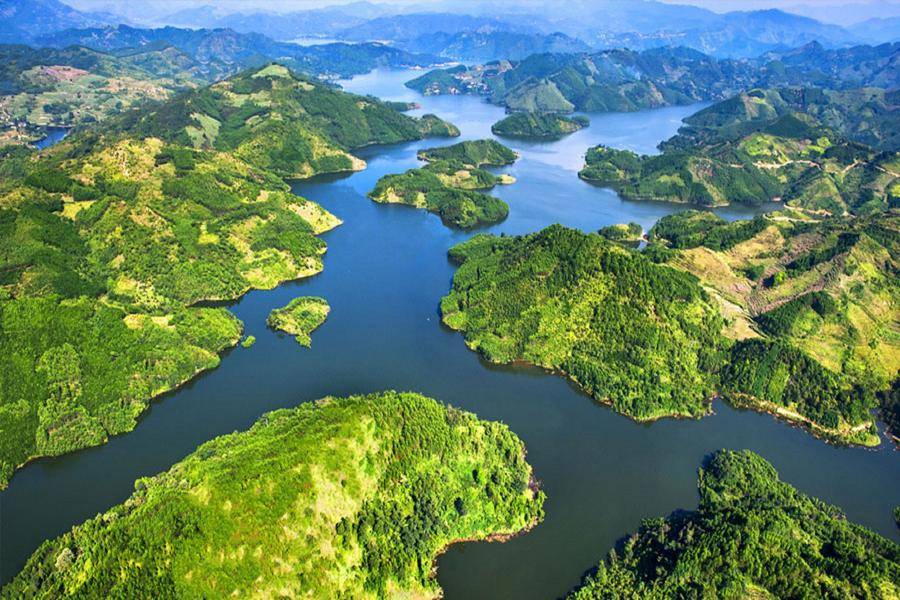 台中出發~宇你相約~荔緻貴州、黃果樹大瀑布、龍宮風景區8日