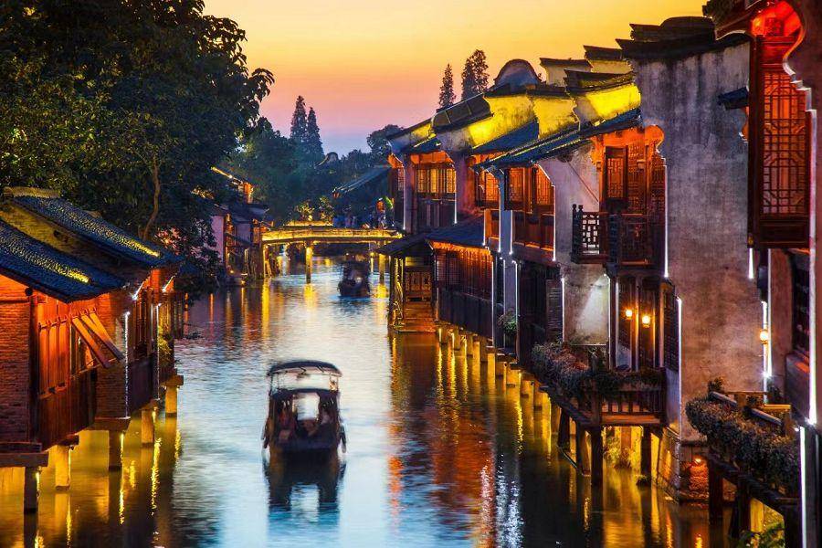 東航江西~烏鎮璀璨夜景、大閘蟹、漢服體驗、蕩口古鎮美憬閣酒店８日