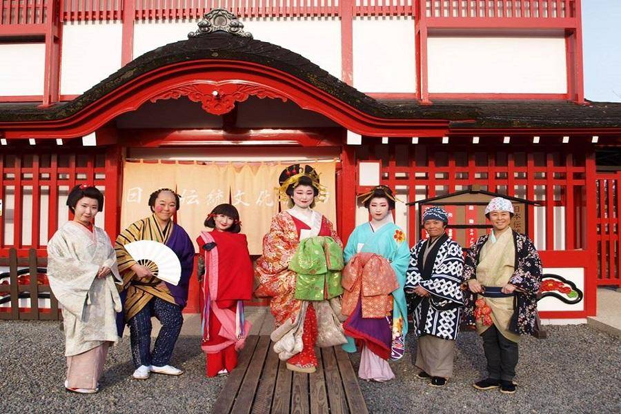 SL【 北海道花田花語】伊達時代村.紫色富良野.採果.小樽三角市場6日