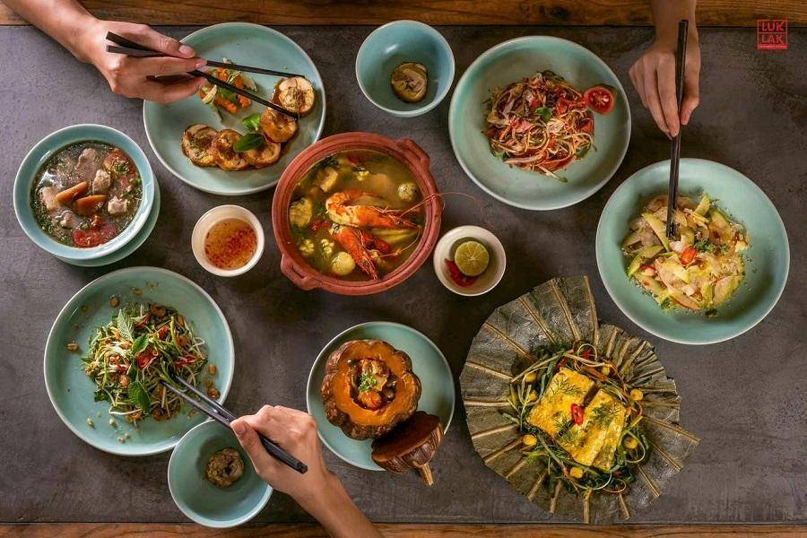 《嚴選峴港》奧黛體驗、米其林推薦料理、龍蝦海鮮餐、黃金佛手橋五日