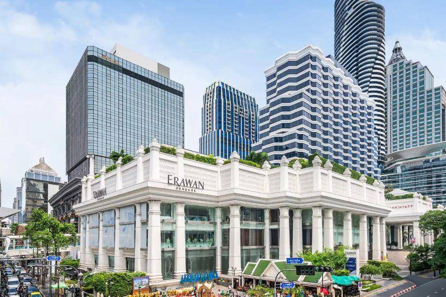 【泰網美】長頸鹿親親、 鄭王廟泰服變裝 、復古海盜船派對、曼谷香氛5日