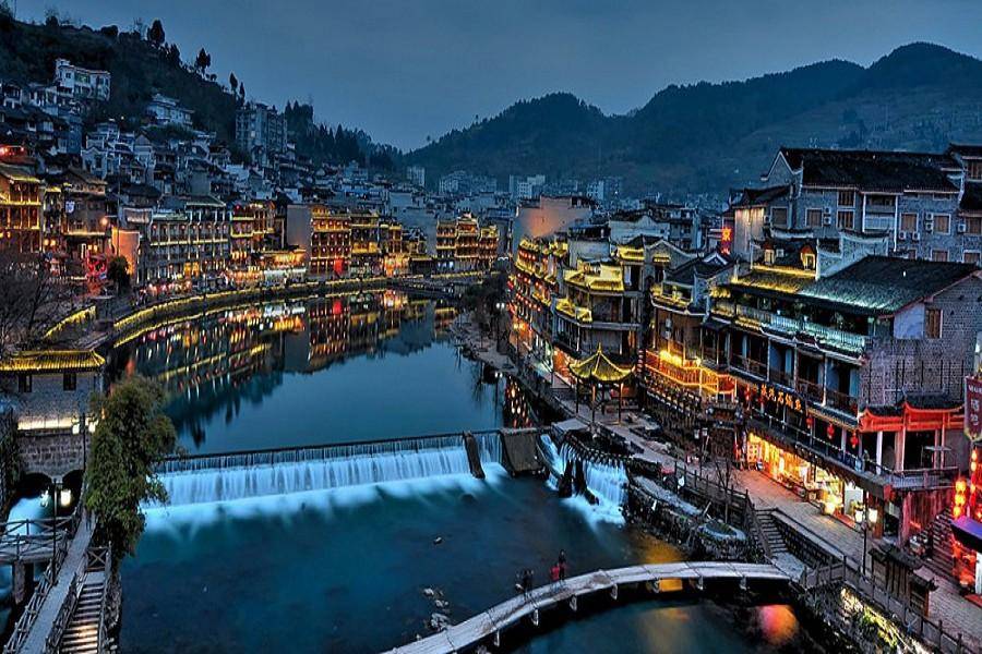 【澳享雙城】重慶天生三橋、洪崖洞、張家界玻璃橋、鳳凰古城、五星飯店8日