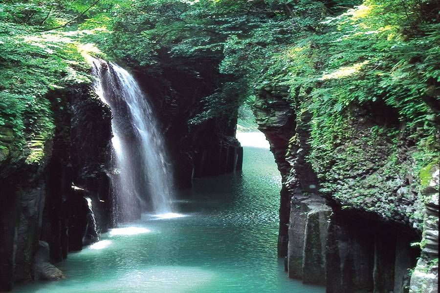 【熊愛九州】神化高千穗峽、熊本城、海地獄、九重夢吊橋、柳川扁舟5日