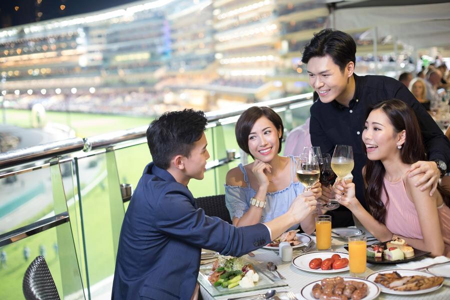 【輕奢玩香港- 賽馬體驗】香港自由行3日 (輕奢酒店＋賽馬盛宴 (跑馬地「馬房彎露台」+八達通卡) -高雄出發稅外