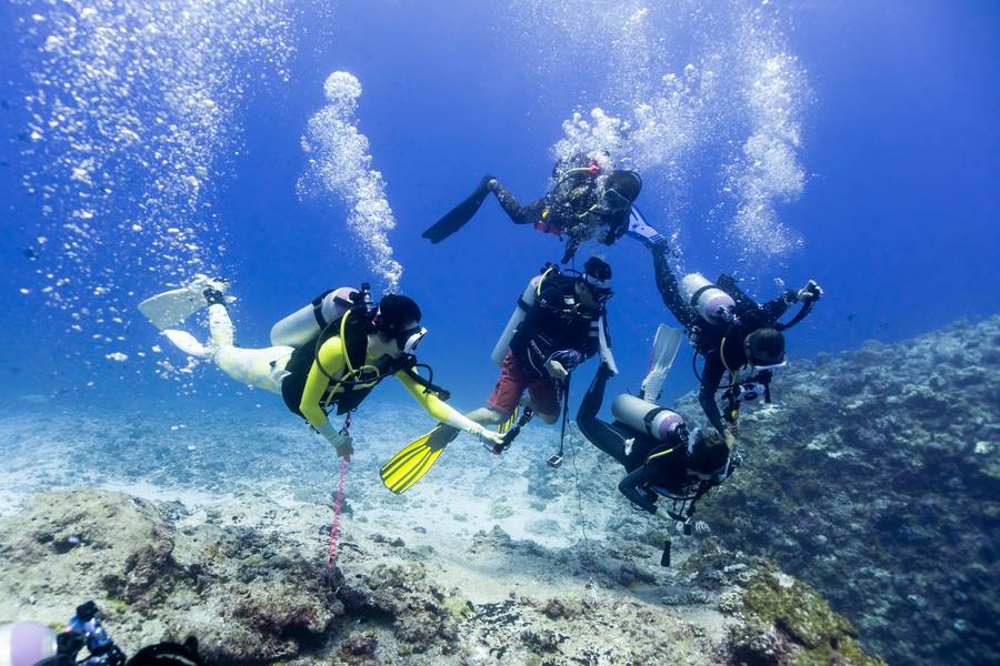 【帛琉|探潛覓境】三次出海、藍洞光柱、水下玻璃城、德國水道、水肺潛水五日遊