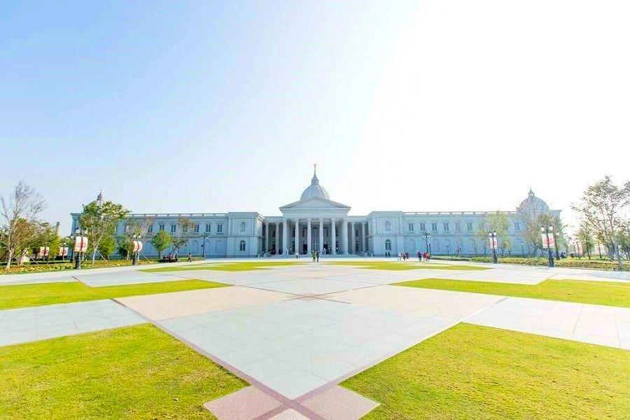 【台中出發】台南奇美博物館、水晶教堂、尋訪台南小吃二日遊