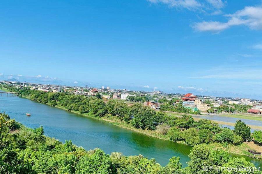 獨享超大溫泉池、山林飛瀑再現五峰旗、壯圍沙丘拾光、入住礁溪捷絲旅二日