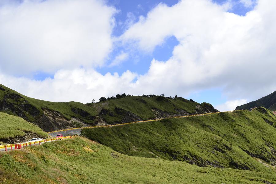 【登百岳合歡主峰】賞高山杜鵑、泡麵土地公、中台博物館、清境天空步道二日