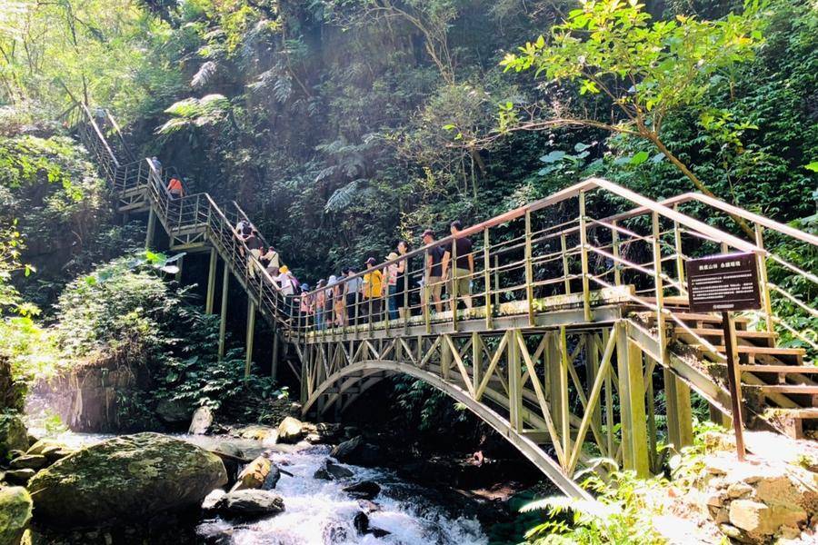 宜蘭最大南北館市場在地尋寶、林美石磐森呼吸、夏日消暑冰棒土地公祈福一日