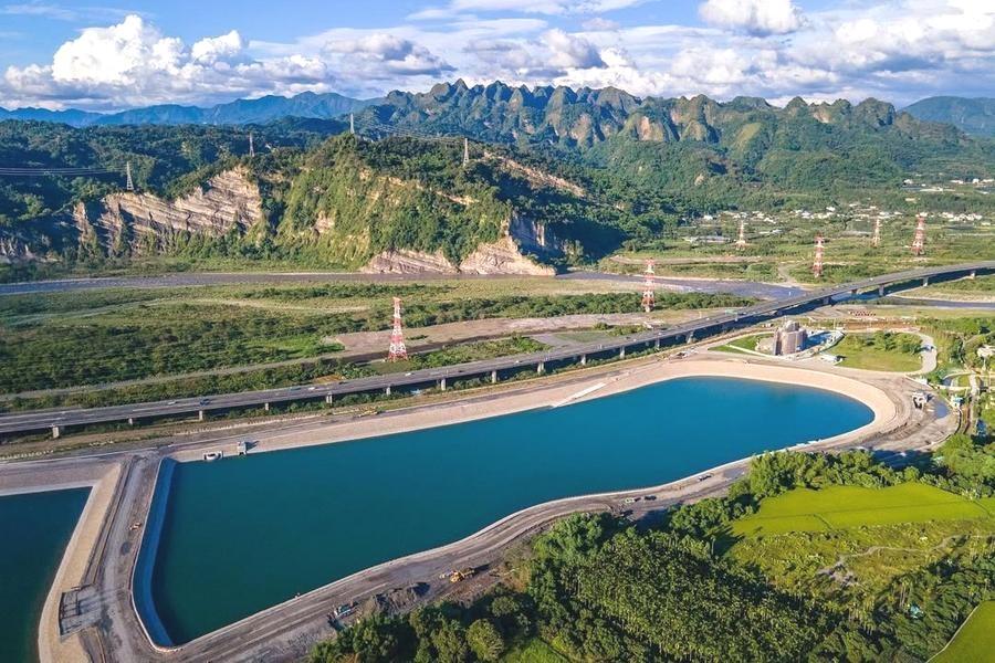 楓染新中橫塔塔加、秋光爛漫阿里山、峰巒倒影鳥嘴潭、松影橘香、雲嘉投三日