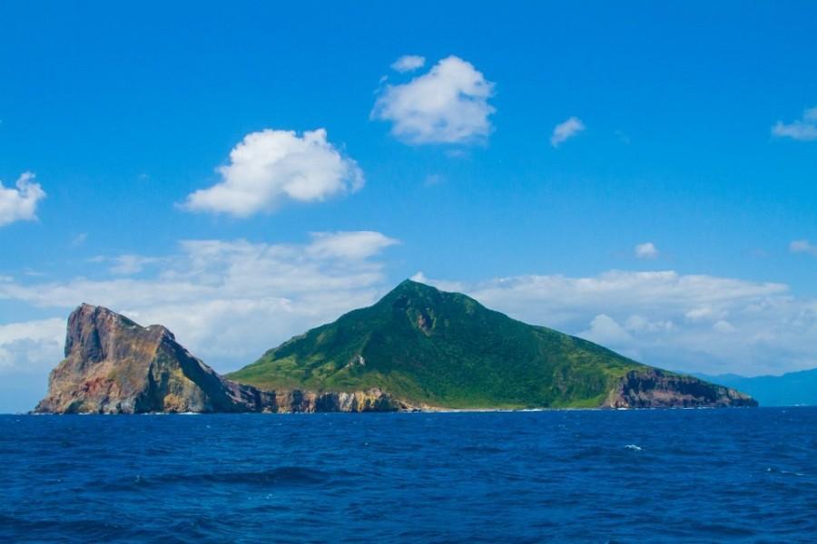 【夢幻蒂芬妮藍】神秘龜山島奇景牛奶海、元寶金殿發財路、享晶泉丰旅三日遊