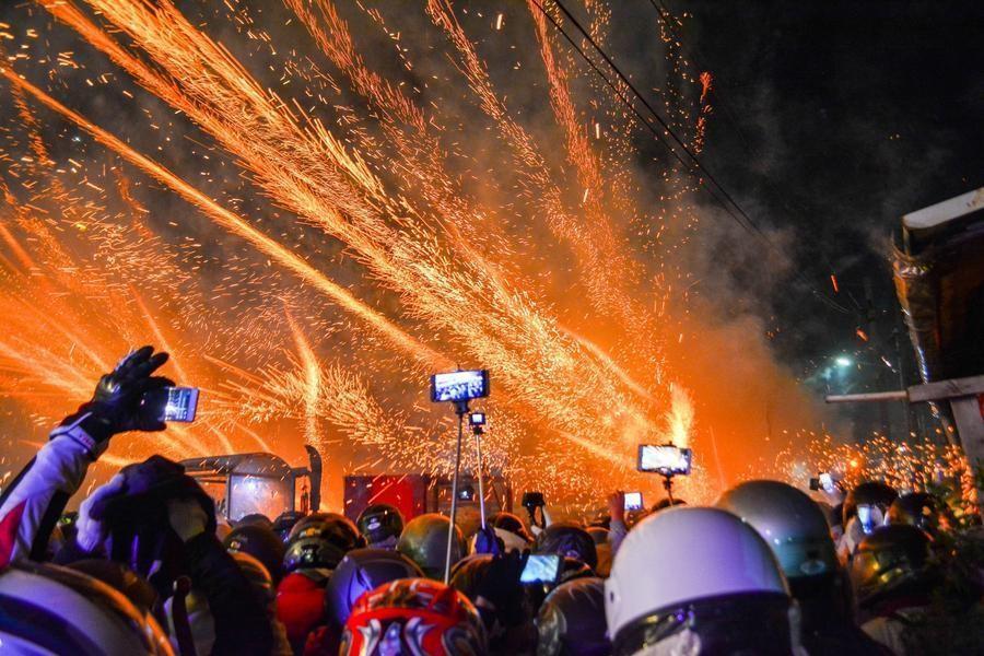 2025鹽水蜂炮鬧元宵、半天岩紫雲寺櫻花秘境、茶園仙境二延平步道二日遊