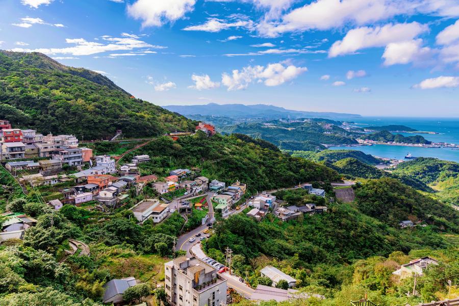 台南十鼓米其林美食、旗津彩虹教堂墾丁南迴九份海景、台東縱谷溫泉環島五日