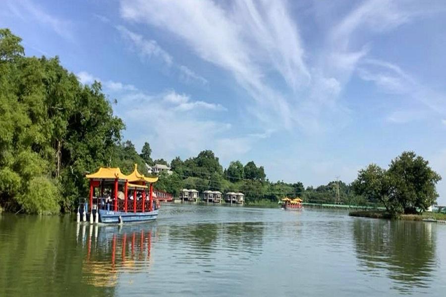 尖山埤搭船遊湖、竹溪禪寺、榮美金鬱金香酒店自助早午餐、永保安康二日