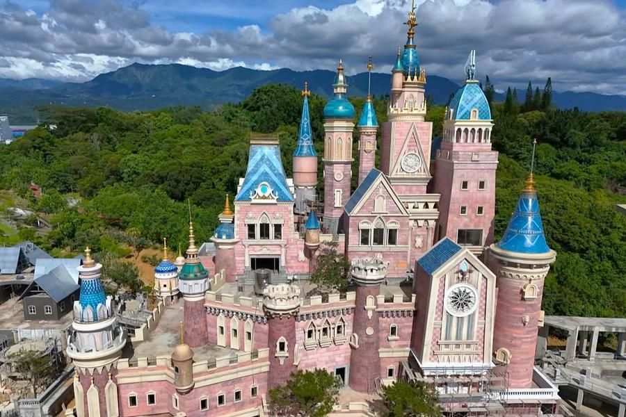 【全新台版迪士尼城堡】歐樂沃築夢城堡、七股潟湖遊船烤蚵吃到飽 一日