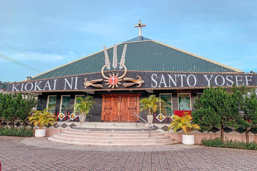 太麻里青山農場櫻花繽紛、探訪金崙黑教堂、石梯坪美景、娜路彎花園酒店三日