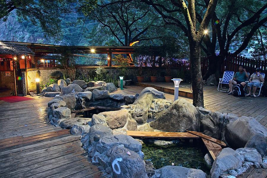 【谷關趣旅行】谷關溫泉來泡湯、特色菇菇餐～採菇體驗、中科櫻花公園 二日