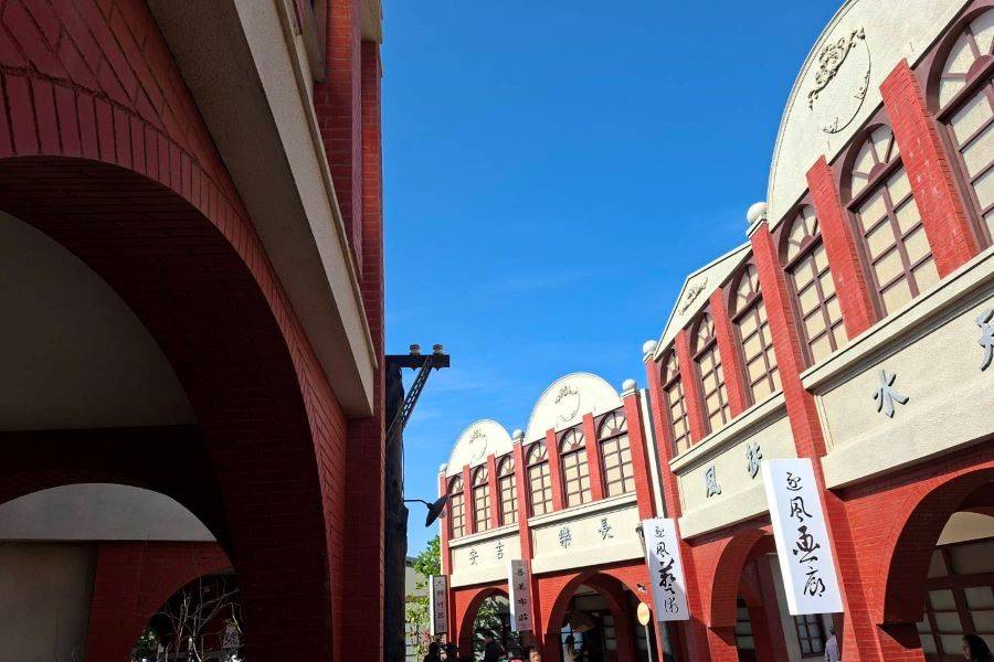 新開幕百變影城多元主題場景、明發定置漁場叫賣文化體驗、後龍慈雲宮一日