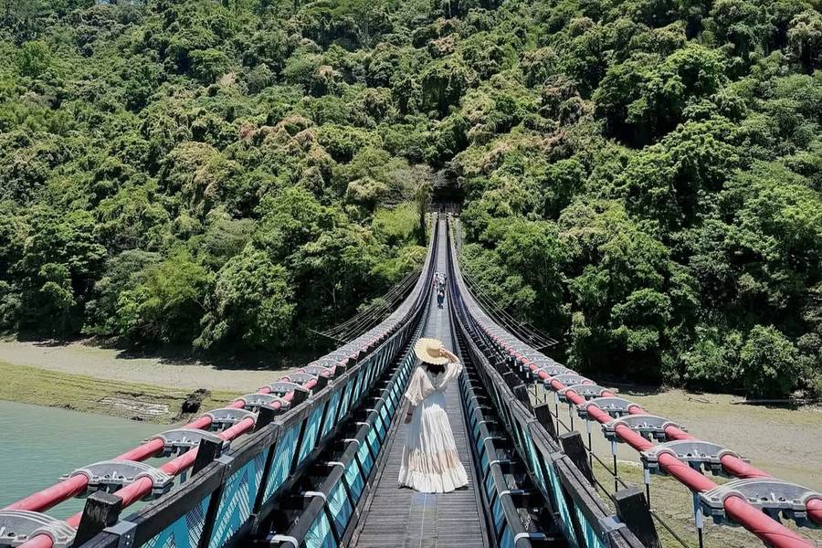 全台最長懸索橋回歸～新溪口吊橋、角板山戰備隧道、手信霧隱城 一日遊
