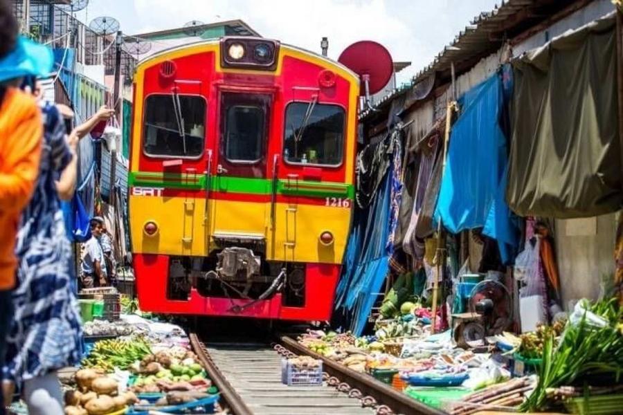 
                                                                                                        【泰國】美功鐵路市場和丹嫩莎朵水上市場一日遊
                                                                                                        