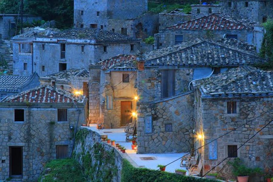 
                                                                                                        【藍色馬祖】芹壁聚落、夜間搖擼藍眼淚、豪華海鮮鍋三日-高雄出台中回
                                                                                                        