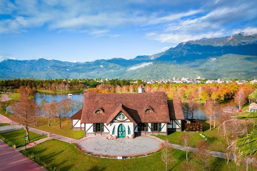 
                                                                                                        【浪漫縱谷】洄瀾水岸星巴克童話、墾夢莊園兆豐農場、拓村泉旅黃金風呂三日
                                                                                                        