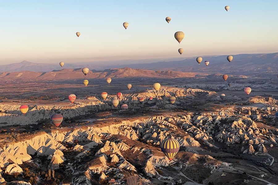 
                                                                                                        【送熱氣球】土耳其～蕃紅花城、洞穴旅館、博斯普魯斯遊船11天
                                                                                                        