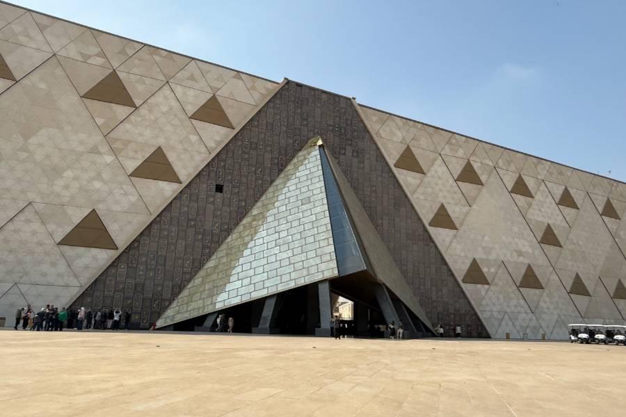 
                                                                        榮享埃及~探索金字塔、大埃及博物館、阿布辛貝神殿、碧海虎加達10日
                                                                        