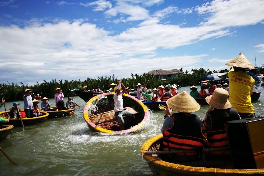 
                                                                                                        《經典峴港》龍蝦吃到飽、米其林推薦、美山聖地、全程五星酒店五日
                                                                                                        