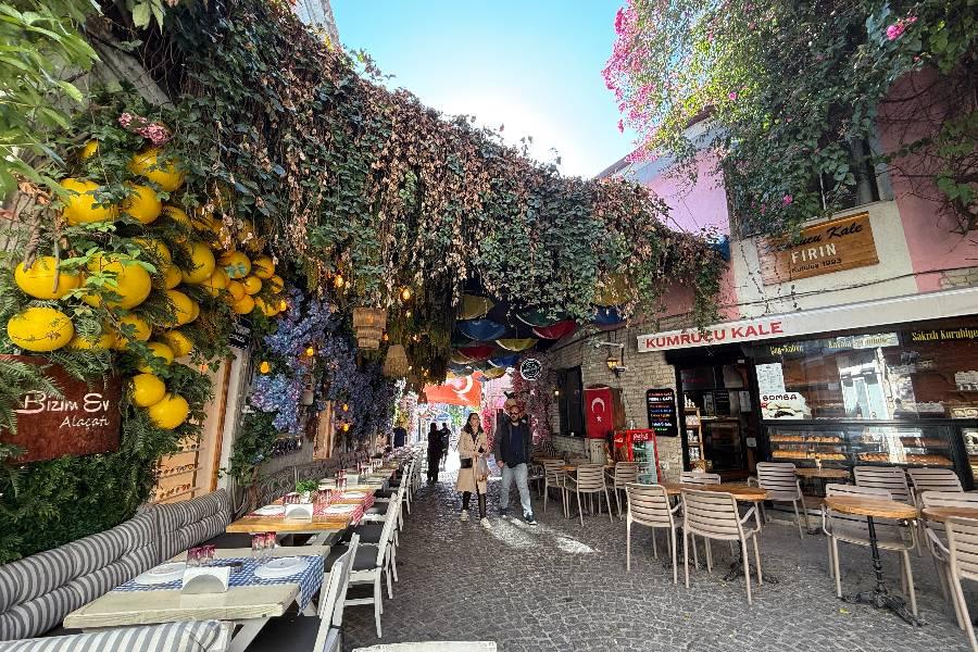 
                                                                                                        湛藍土耳其~網美希臘小鎮、中段飛行、加泰土丘、沉浸伊堡、卡帕風華9日
                                                                                                        