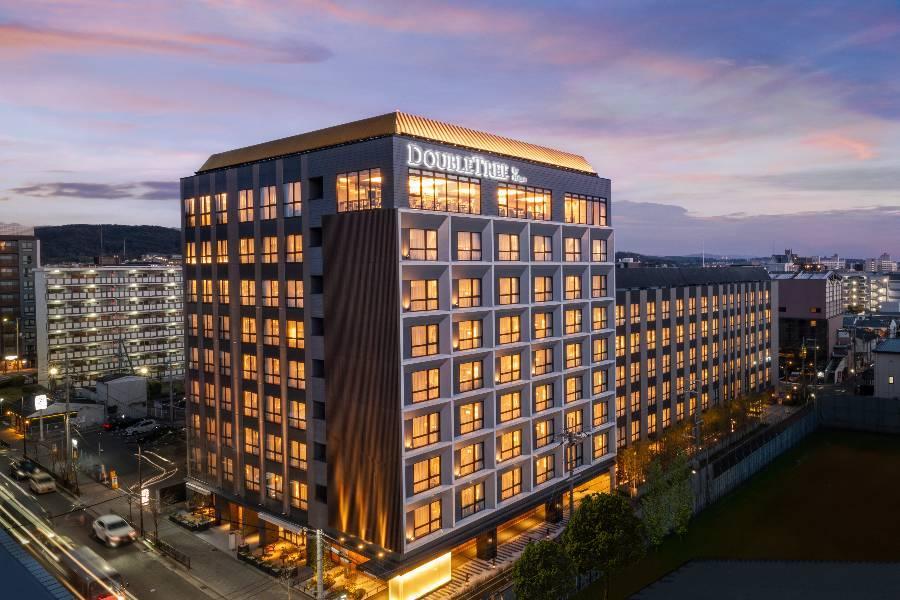 
                                                                                                        【精緻旅居】京都希爾頓逸林‧大阪五星‧和牛美食‧六甲山戲雪‧關西5日
                                                                                                        