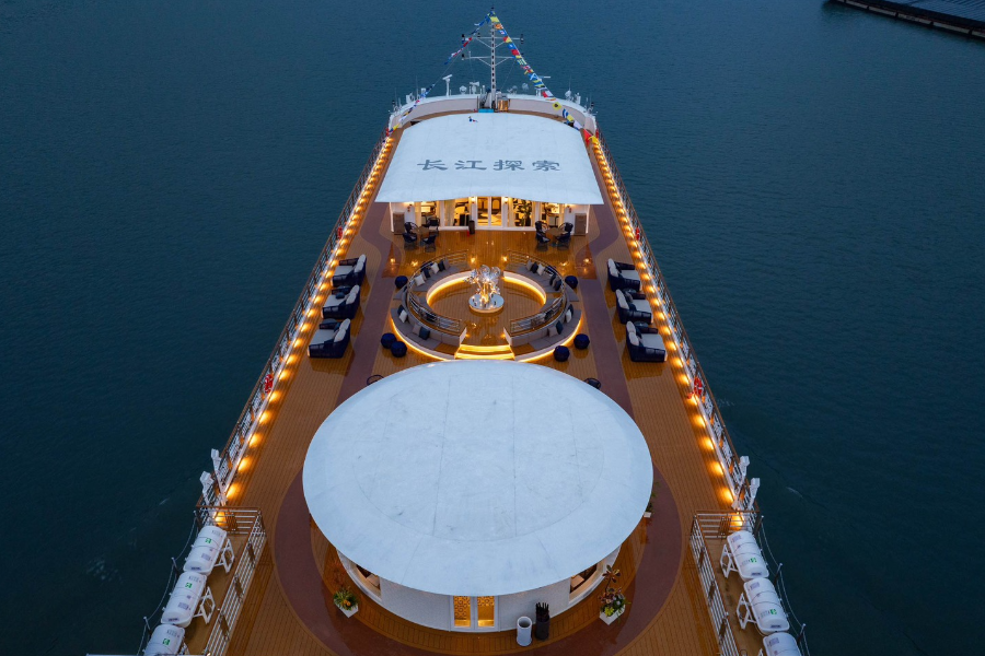 
                                                                        長江三峽頂級探索號(重慶→宜昌)大足石刻、洪崖洞、長江索道、下浩里8日
                                                                        