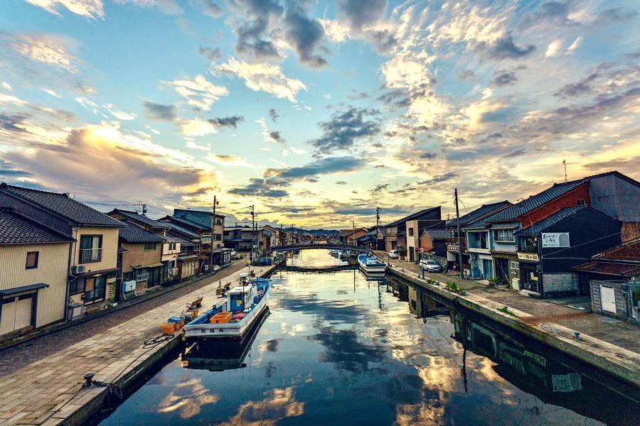 
                                                                        限量純享北陸、山海巡禮｜立山池畔絕景、舟遊１２橋、漫步上高地、小松5日
                                                                        