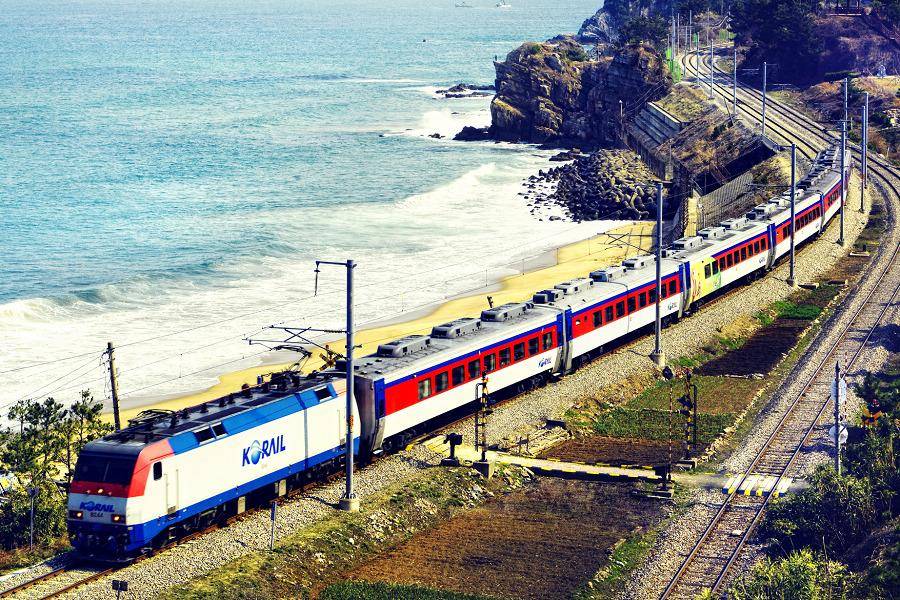 
                                                                        【楓雪嶽】新興寺、三岳山纜車、濱海鐵道之旅、船橋莊、古宮韓服、明洞5日
                                                                        