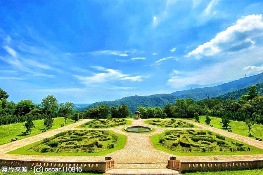 
                                                                                                        【期待出國】法式莊園～仁山植物園、新寮瀑布步道、綠茶糕Diy一日
                                                                                                        