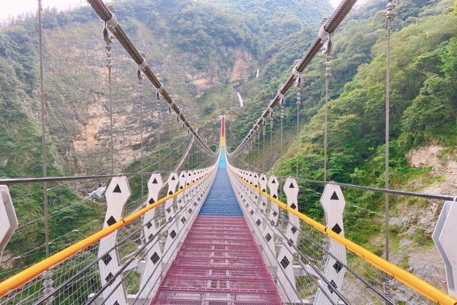 秋の楓裝】新中橫步道楓景、七彩雙龍瀑布、楓之谷車埕小鎮東埔|旅遊