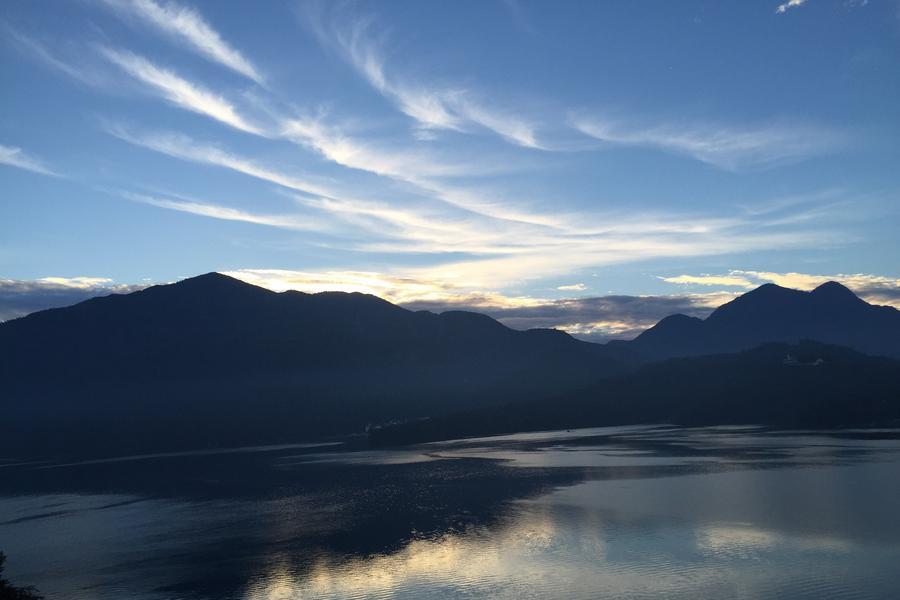 
                                                                                                        【船遊日月品茶香】船遊日月潭、湖景下午茶、半山夢工廠、冠月精品旅館二日
                                                                                                        