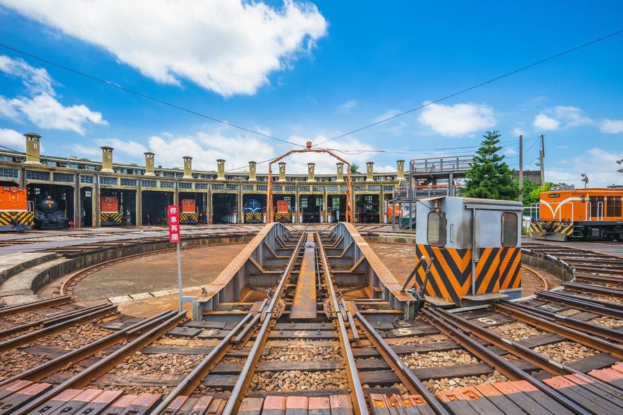 
                                                                                                        【山城小鎮】苗栗天空之城、彰化扇形車庫、樂活觀光襪廠、田中馥御高鐵二日
                                                                                                        