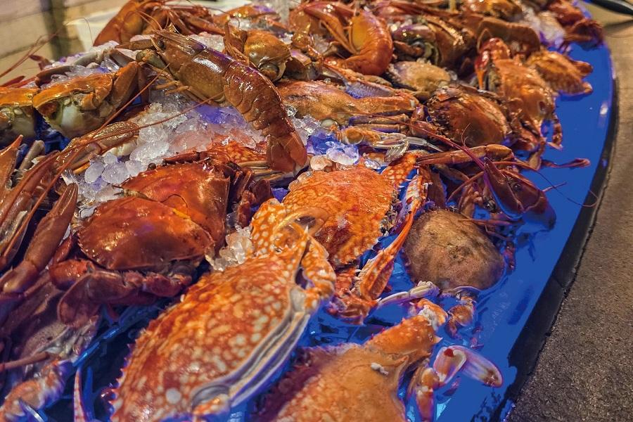 【阿力海超狂海鮮自助餐】船遊府城舊時光、安平樹屋、台南五星桂田二日