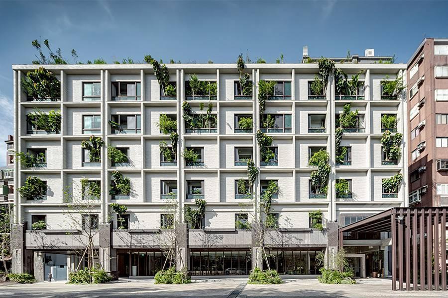 全新礁溪冠翔泉旅、豐盛早午餐、金秋漫遊落羽松、手作Q麻糬、酒香巡釀二日