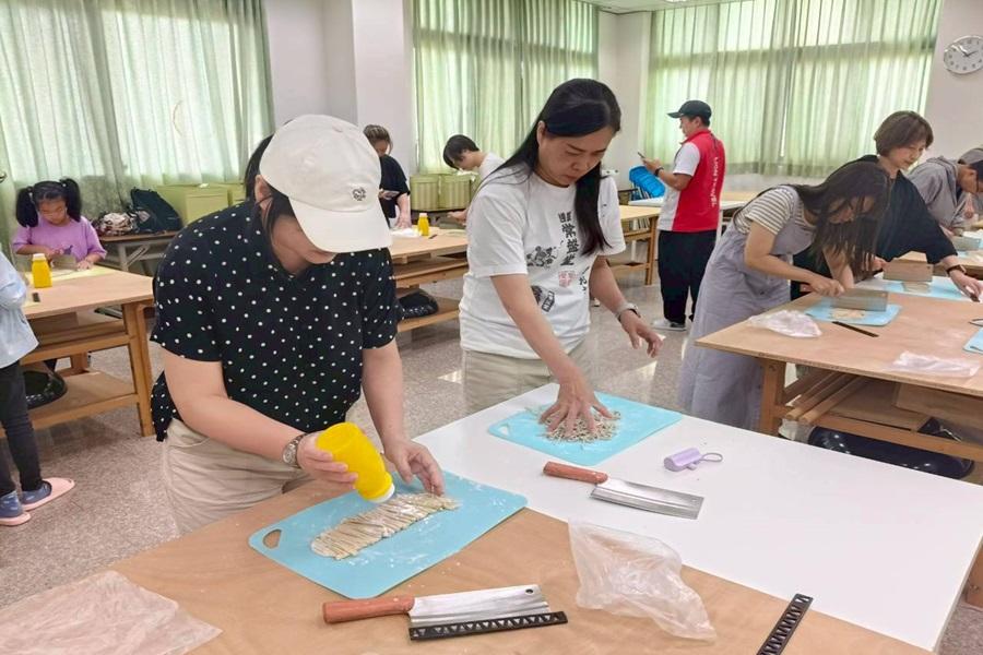 
                                                                                                        【農村旅遊風土提案所】台式手打蕎麥麵體驗、二林蕎麥田花海一日
                                                                                                        