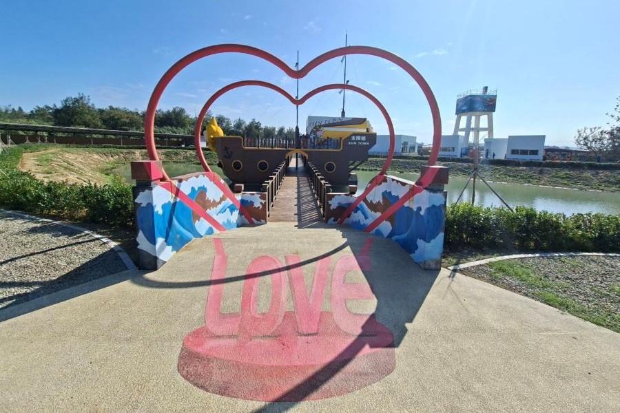 
                                                                        新開幕百變影城多元主題場景、明發定置漁場叫賣文化體驗、後龍慈雲宮一日
                                                                        