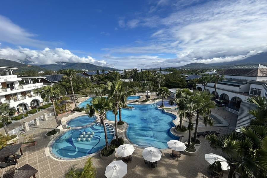 
                                                                        【南迴火車賞海景縱谷】鸞山原民體驗、池上風光拉拉車、入住五星日暉三日
                                                                        