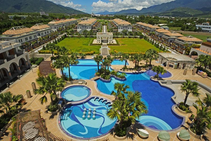 
                                                                                                        【環島輕旅】苗栗銅鑼茶韻日月潭遊湖、枋寮南迴夢幻海景台東日暉湯泉五日
                                                                                                        