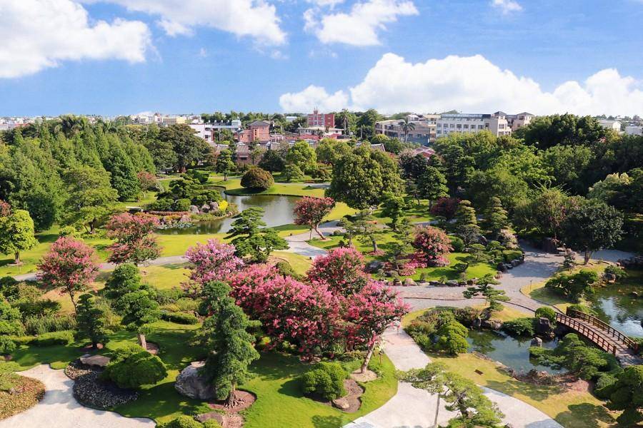 
                                                                        鳳凰酒店自助早午餐、醃桃DIY體驗、台版兼六園成美、城區走讀台中二日
                                                                        