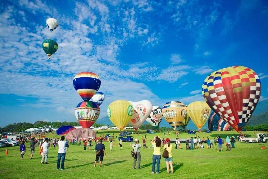 
                                                                                                        【高雄出發～台東熱氣球嘉年華】黃金縱谷、太麻里忘憂谷金針花賞二日
                                                                                                        