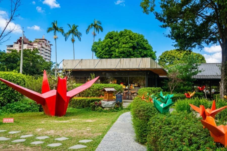
                                                                                                        楓華花泉｜埔里日式鳥居鹿篙咖啡莊園、日月潭向山落羽松、奧萬大風呂二日
                                                                                                        