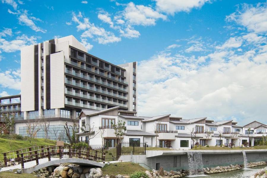 
                                                                                                        綠舞國際觀光飯店
                                                                                                        